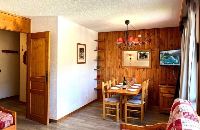 La Souche 15 - Roomy 2-room apartment close to the village centre