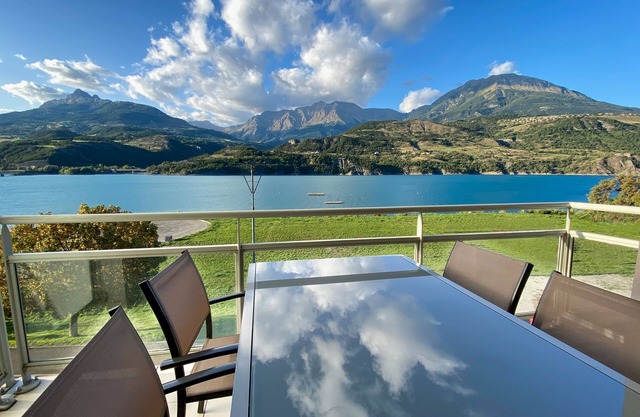 La Terrasse au Bord du Lac, vue Panoramique 180 °, Appt 2 ch