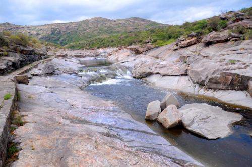 LA TOMA Complejo de Montaña - Cabañas y Habitaciones en Hosteria