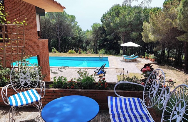La Torre de La Garriga, 30 minutes from Barcelona. Villa with swimming pool and barbecue.