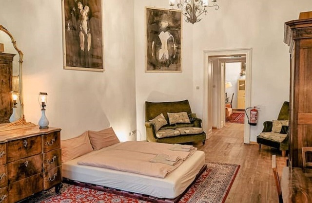 La Vie En Rose: Elegance and Art