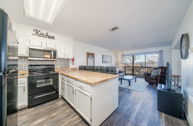 Labor Day Special! South Shore 1 bdrm! Gameroom, Mini-Golf, Pickleball, 2 Pools!