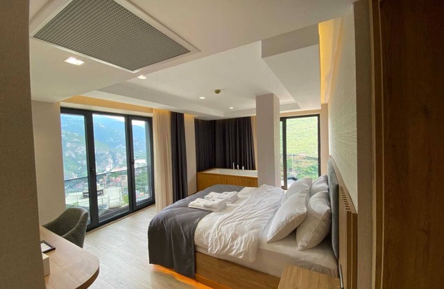Ladur Resort Hotel