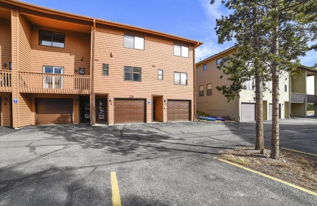 Lagoon 736D townhouse
