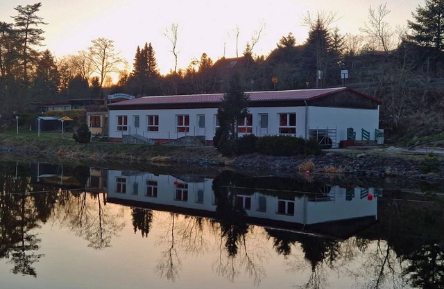 Lakefront Family Retreat