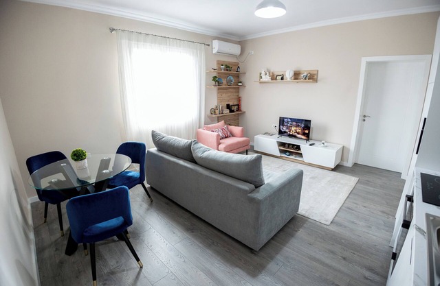 Lake City Apartment