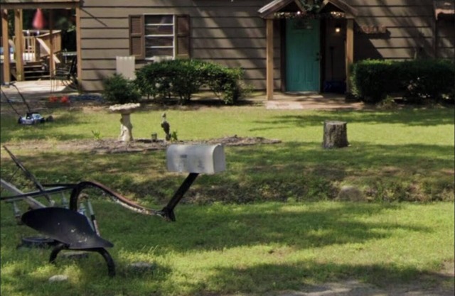 Lake Eufaula Beach front home.relaxing, fishing, boating, and holiday retreat