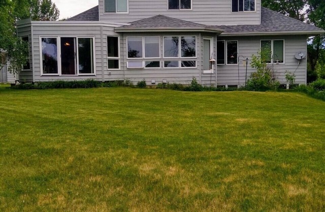 Lake Florida House in rural Spicer, MN
