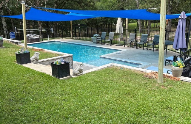 Lake Fork Waterfront Guest House New Dock and Swimming Pool
