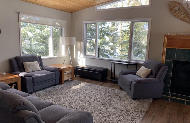 Lake Front Home on Deka Lake for multiple families