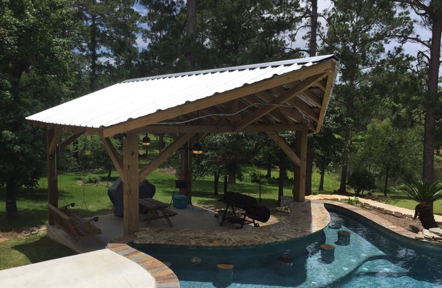 Lake front home with swimming pool!