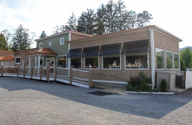 Lake Front Hotel