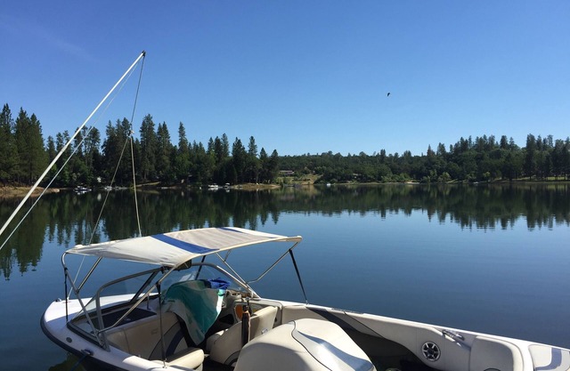 Lake front Paradise! Water Ski, Wake Board, Fish or.