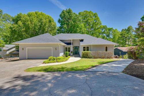 Lake Hartwell Home Perfect for Clemson Football!