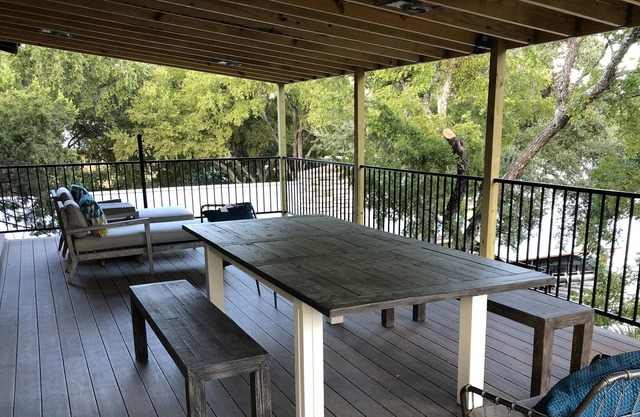Lake LBJ Retreat Near Sandy Creek Sand Bar