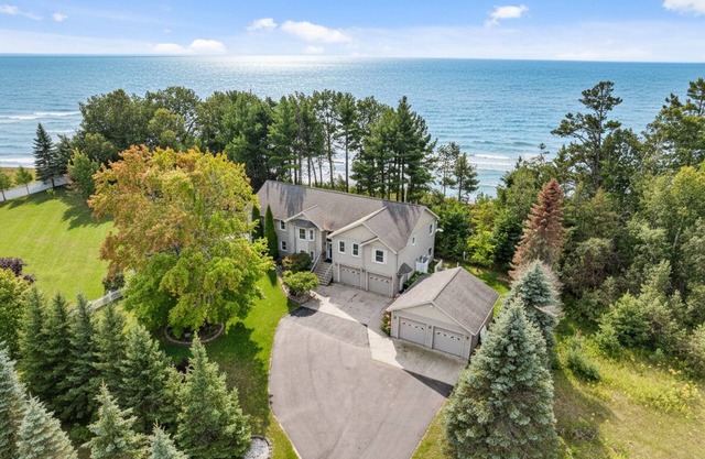 Lake Michigan Beachfront Home Near Mackinac Ferry
