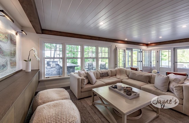 Lake Muskoka Private Island! 13 Bedrooms! 6 Beaches! Gym! Tennis Court!