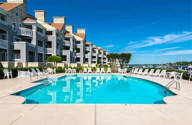 Lake Norman 1st floor condo in Cornelius