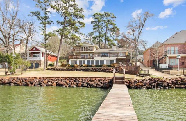 Lake Palestine 3.5-Story Waterfront House