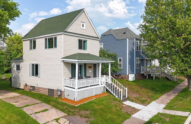 Lake Superior View | Pet Friendly | Bayview House