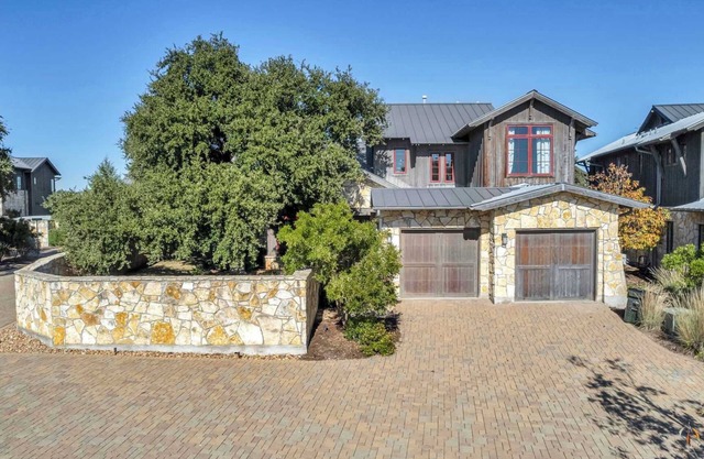 Lake Travis Cottage | Hot Tub | Pickleball | BBQ