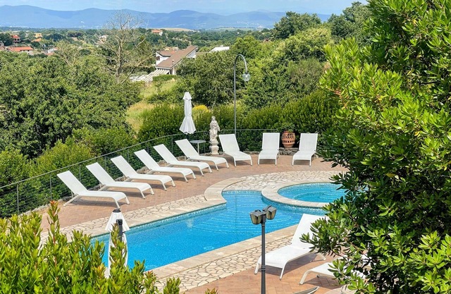 LAKE VIEW-BOLSENA. EXCEPTIONAL VILLA. POOL/JACUZZI. SLPS 24. EXCLUSIVELY YOURS!