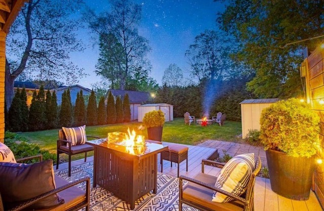 Lake View Haven Cottage w/Hot Tub and just Steps to Innisfil Beach!