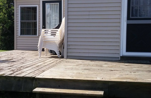 Lake views - birding meadows - swim, deck & dock!