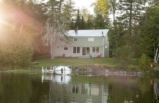 Lakefront-4 Seasons - Northern Maine Lake House