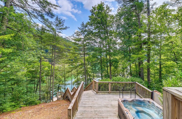 Lakefront Butler Home w/Hot Tub & Fire Pit!
