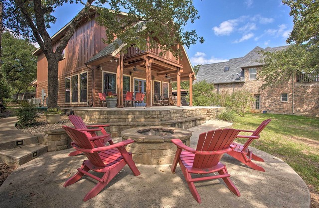 Lakefront Chico Haven w/Multi-Level Private Dock!