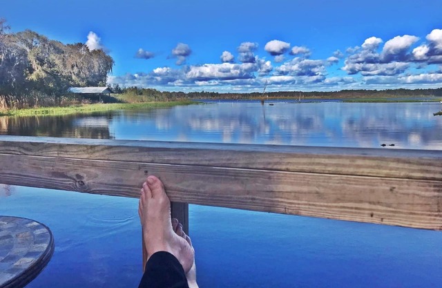 Lakefront Getaway! Relax Spa Dock Kayaks Firepit Handicap Friendly
