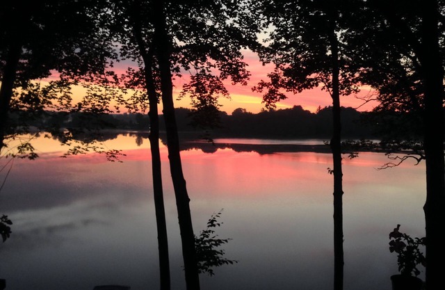 Lakefront Home atop a small bluff with Awesome views of Diamond Lake
