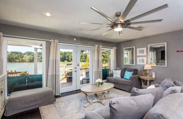 Lakefront Living at the Cove
