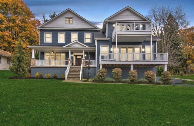 Lakefront Luxury Retreat at Crystal Lake– Fire Pit Fern hall hiking Game Room