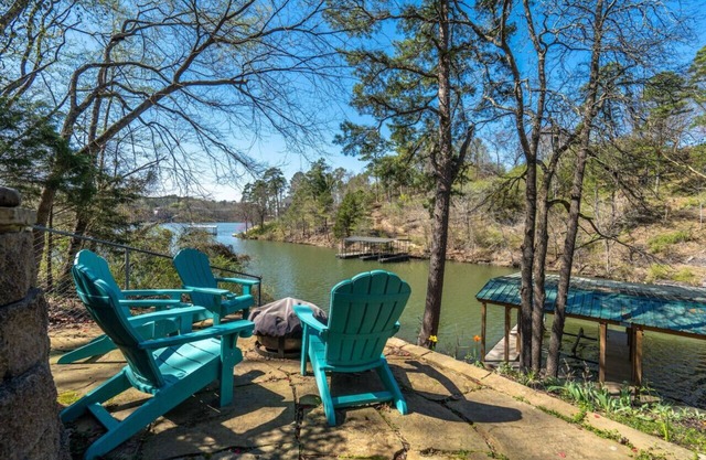 Lakefront Oasis: 4BR, Boat Dock