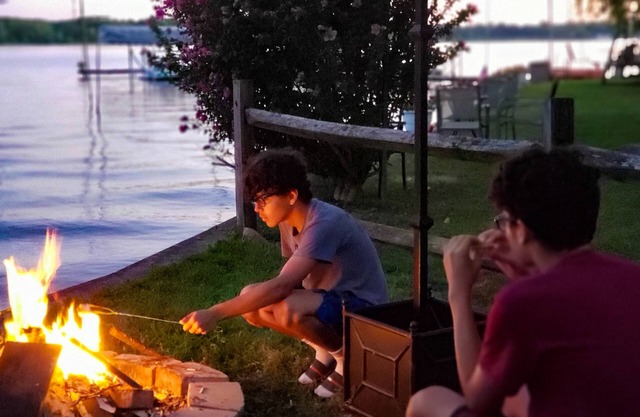 *Lakefront* Open Concept Gem