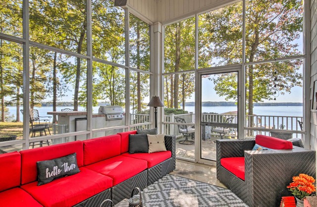 Lakefront Paradise w/Fire Pit - Dogs Welcome!