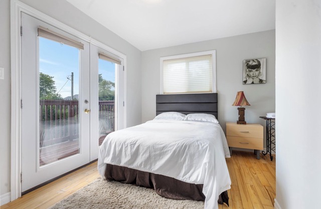 Lakefront Retreat near Lake Huron! Sleeps 14