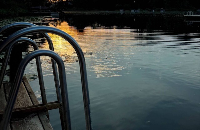 Lakefront! Secluded, HotTub, Fire Pit, Private Dock&boats 90 Min from Chicago