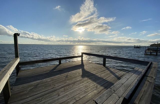 Lakefront Stay on Santee