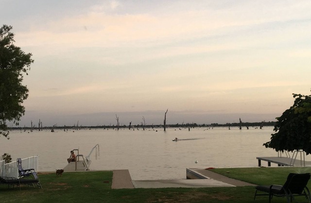 Lakehouse At Mulwala - Two jetties and private boat ramp