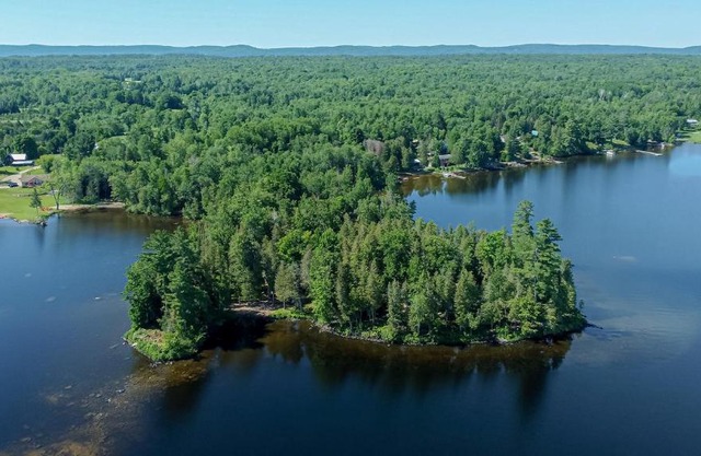 Lakepoint Cottage Resort