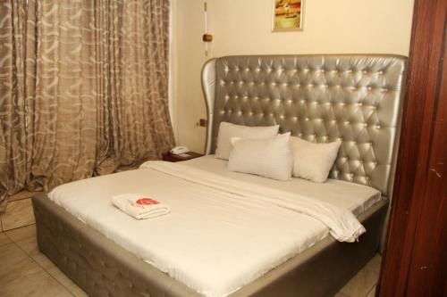Lakers Hotel