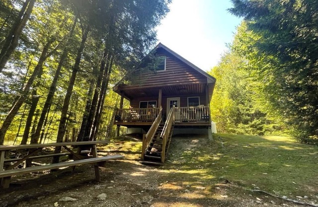 Lakeside Glamping Cabins for the Whole Family/Pets Too!