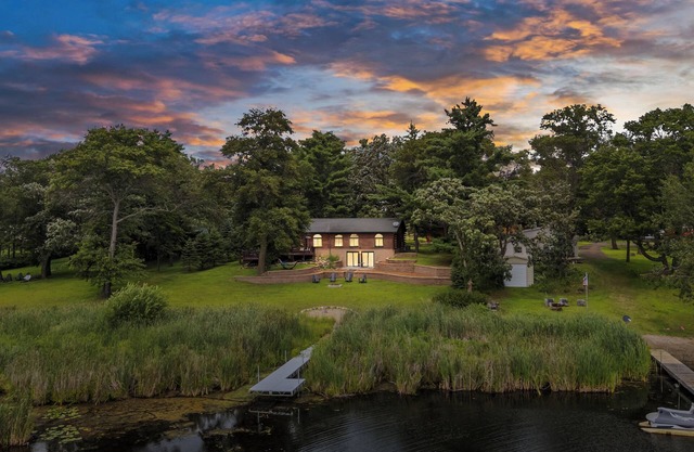 Lakeside Log Cabin w/Firepit, Dock, King Bed, Game Room, Scenic Relaxation
