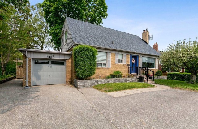 Lakeside Retreat near Toronto