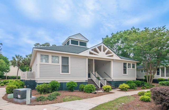 Lakeside Villa 63B located in Litchfield by the Sea Community