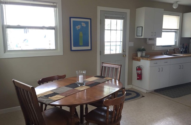 Lakeview Cottage on Private Beach on Lake Huron