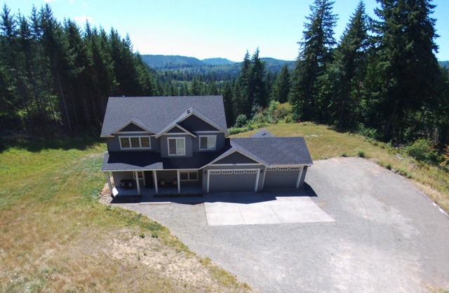 Lakewood Retreat: Peaceful, Relaxing, Secluded, With Hiking, Lakes, and Hot Tub!